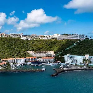Beautiful Ocean Blue Oceanfront Apartment